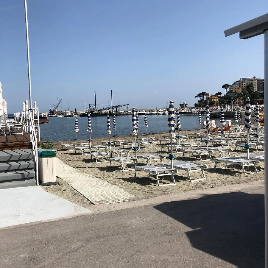 Apartament La Casa Di Gio Golf Tennis E Parcheggio Privato Rapallo